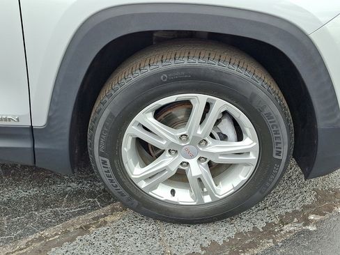 Used 2020 GMC Terrain SLE w/ Driver Convenience Package FWD image 8