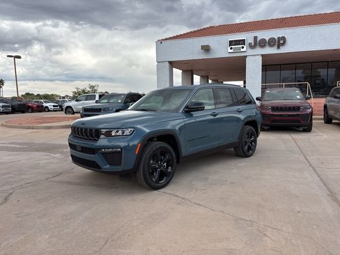 New 2026 Jeep Grand Cherokee Limited AWD/4WD image 1