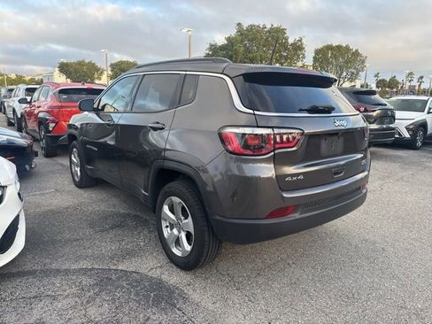 Used 2019 Jeep Compass Latitude image 3