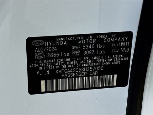 Certified 2025 Genesis G80 2.5T image 31