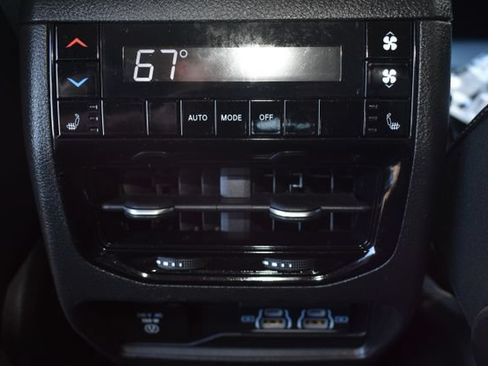 Used 2023 Jeep Grand Cherokee L Limited AWD/4WD image 36