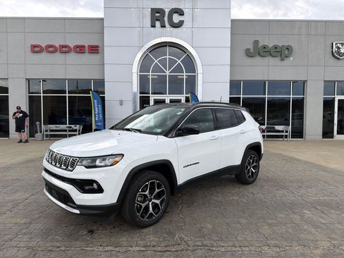 Used 2025 Jeep Compass Limited image 4