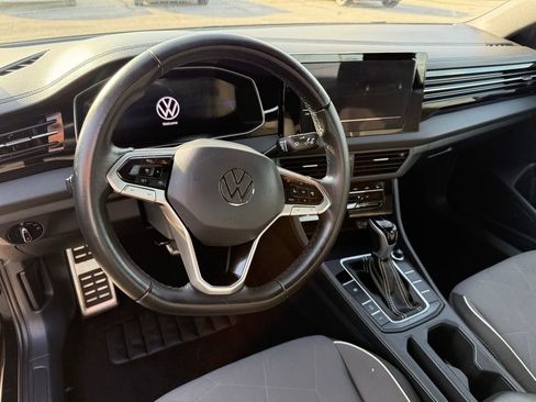 Used 2025 Volkswagen Jetta Sport FWD image 21