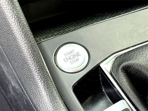 Used 2022 Volkswagen Taos SE image 20