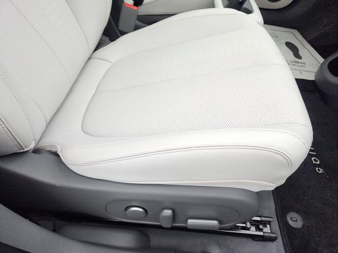 Used 2022 Hyundai Ioniq 5 Limited image 32