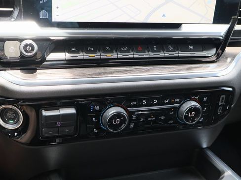Certified 2023 Chevrolet Silverado 1500 LTZ w/ LTZ Premium Package AWD/4WD image 19