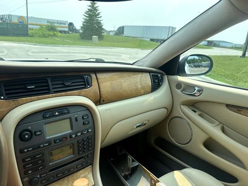 Used 2005 Jaguar X-TYPE 3.0 image 23