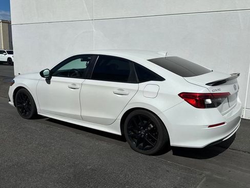 Used 2022 Honda Civic Sport image 2