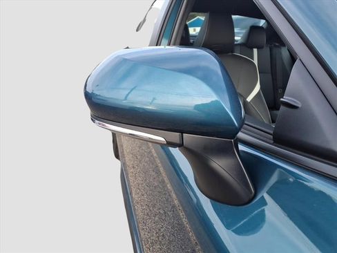 Used 2025 Toyota Camry SE image 11