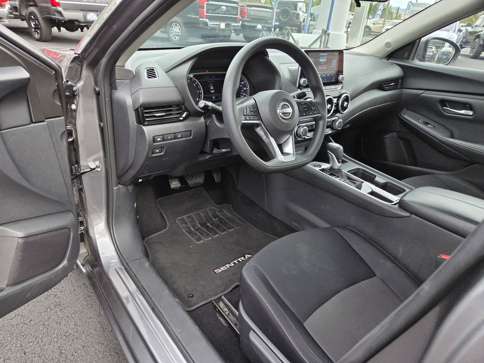 Used 2025 Nissan Sentra SV FWD image 11