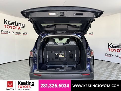 New 2026 Toyota Sienna XLE FWD image 11