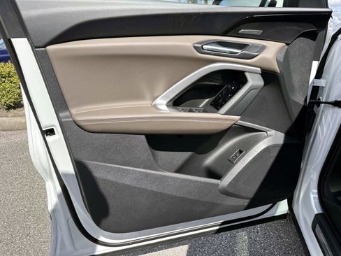 New 2025 Audi Q5 Premium Plus image 17