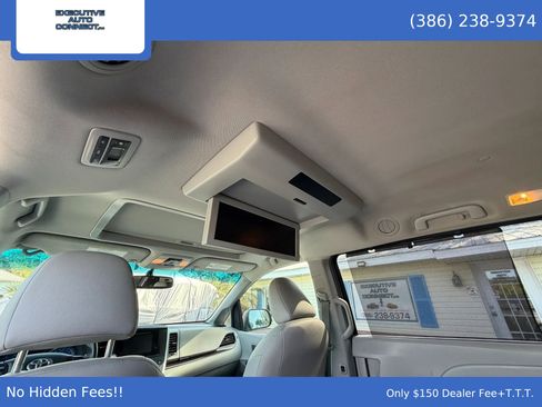 Used 2017 Toyota Sienna XLE Premium FWD image 14