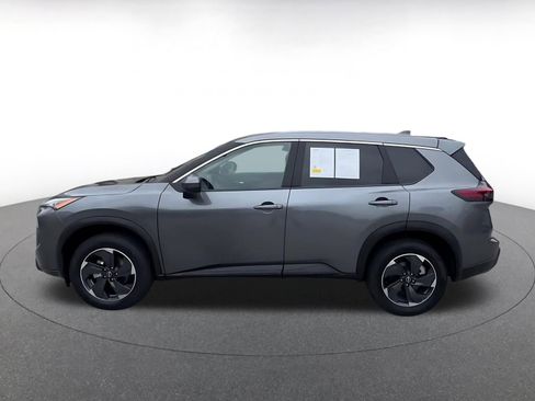 Used 2025 Nissan Rogue SV FWD image 9