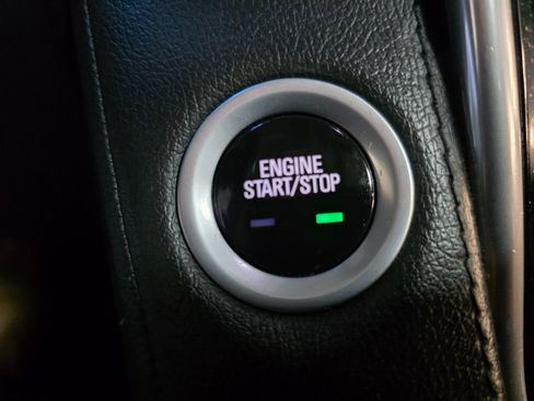 Used 2019 Cadillac Escalade Premium Luxury image 43