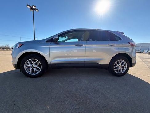 Used 2024 Ford Edge SEL image 9