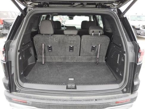 Used 2025 GMC Acadia Elevation image 10