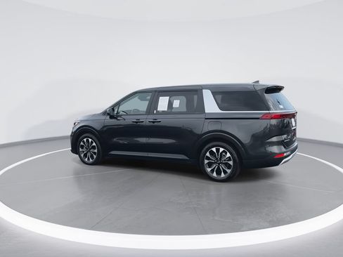 Used 2024 Kia Carnival EX FWD image 6