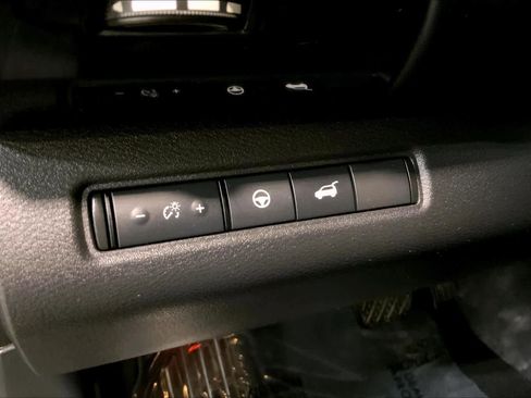 Used 2022 Nissan Pathfinder SV w/ SV Premium Package image 34