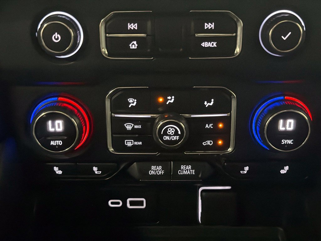 Used 2023 Chevrolet Suburban Z71 AWD/4WD image 17
