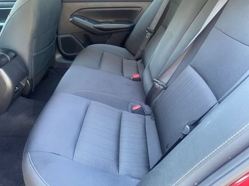 Used 2025 Nissan Altima 2.5 SV FWD image 25