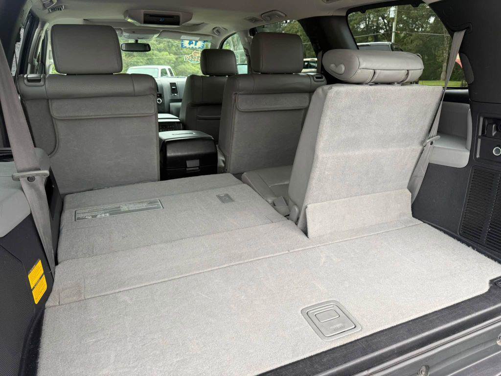 Used 2014 Toyota Sequoia Platinum RWD image 27