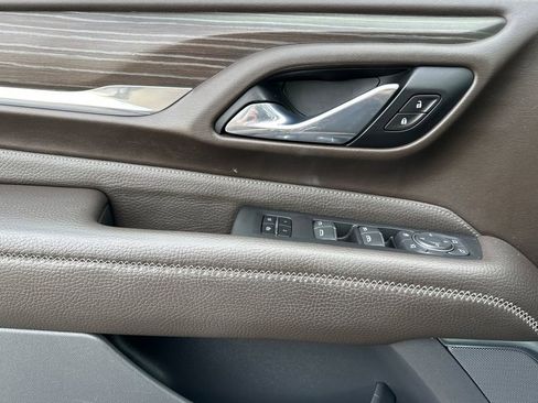 Used 2021 GMC Yukon Denali w/ Denali Premium Package image 11