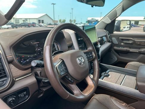 Used 2025 RAM 1500 Limited AWD/4WD image 2