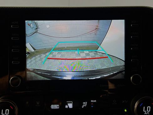 Used 2022 Toyota Highlander XSE image 28