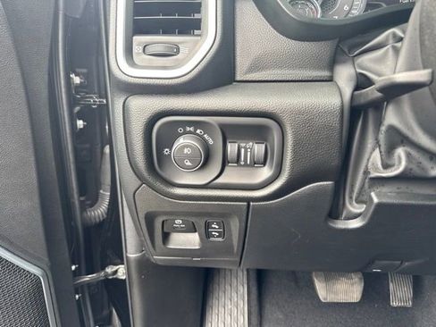 Used 2025 RAM 1500 Laramie AWD/4WD image 13