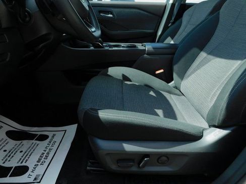 Used 2023 Nissan Rogue SV image 6