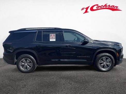 Used 2025 Chevrolet Traverse LT FWD image 6
