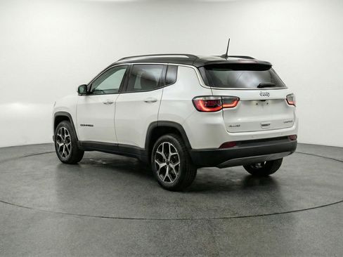 Used 2025 Jeep Compass Limited image 6