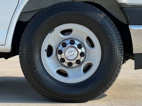 Used 2017 Chevrolet Express 2500 LT w/ LT Preferred Equipment Group image 35