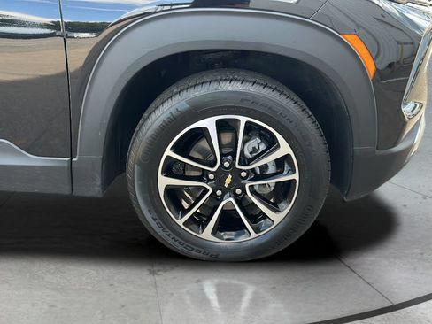 Used 2025 Chevrolet TrailBlazer LT AWD/4WD image 30
