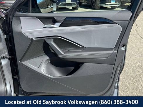 Certified 2025 Volkswagen Tiguan SE AWD/4WD image 28