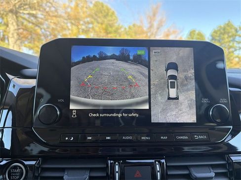 Used 2024 Nissan Pathfinder Platinum w/ Cargo Package image 17