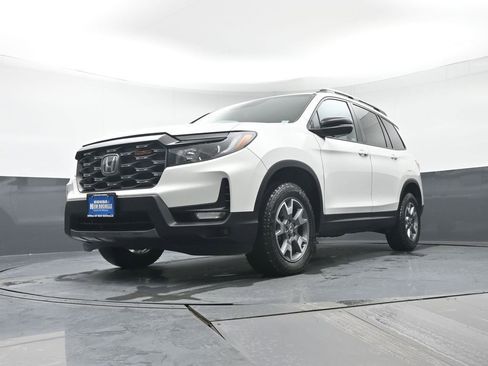 Certified 2023 Honda Passport TrailSport image 34