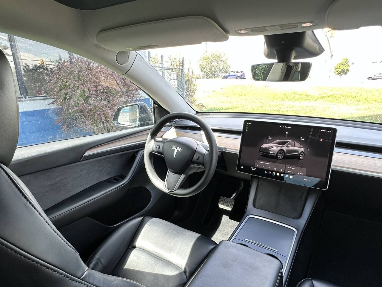 Used 2024 Tesla Model Y Long Range AWD/4WD image 28