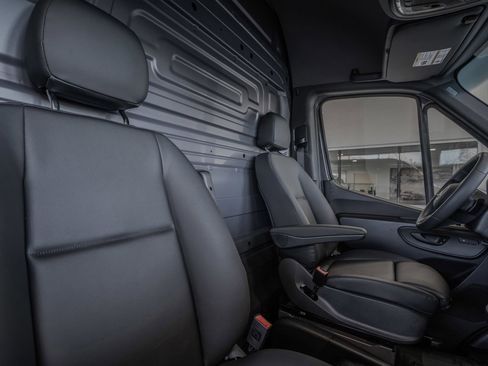 New 2025 Mercedes-Benz Sprinter 2500 image 28