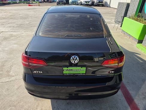 Used 2017 Volkswagen Jetta S w/ Jetta S Cold Weather Package FWD image 13