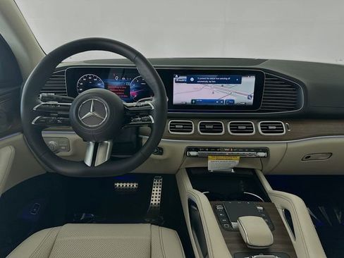 New 2026 Mercedes-Benz GLS 450 4MATIC image 23