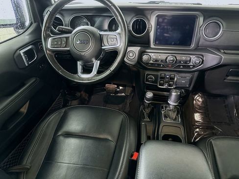Used 2023 Jeep Wrangler Unlimited Sahara w/ Cold Weather Group AWD/4WD image 17