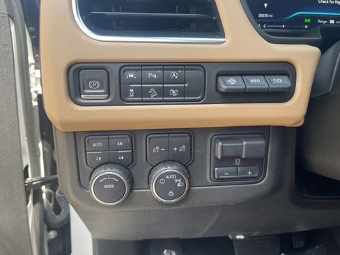 Used 2023 Chevrolet Tahoe Premier w/ Premium Package AWD/4WD image 14