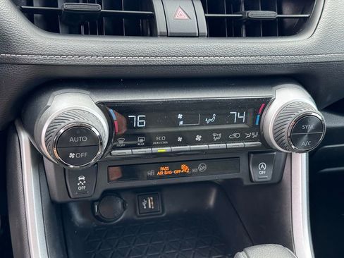 Used 2024 Toyota RAV4 XLE image 30