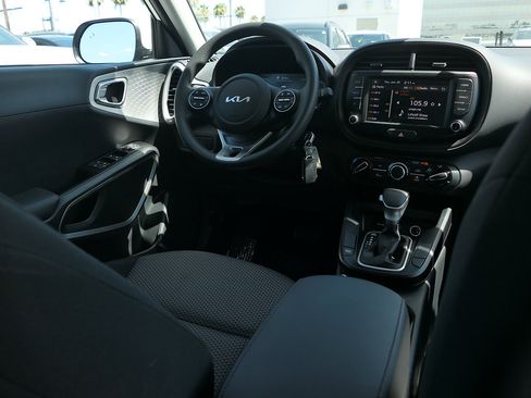 Used 2024 Kia Soul LX w/ Option Group 015 FWD image 25