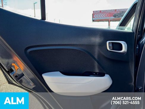 Certified 2024 Hyundai Venue SEL FWD image 15