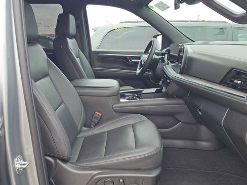 Used 2025 Chevrolet Tahoe Z71 AWD/4WD image 6