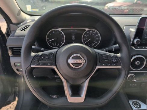 Used 2025 Nissan Sentra SV FWD image 22