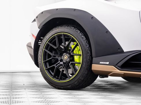Used 2024 Lamborghini Huracan Sterrato AWD/4WD image 43